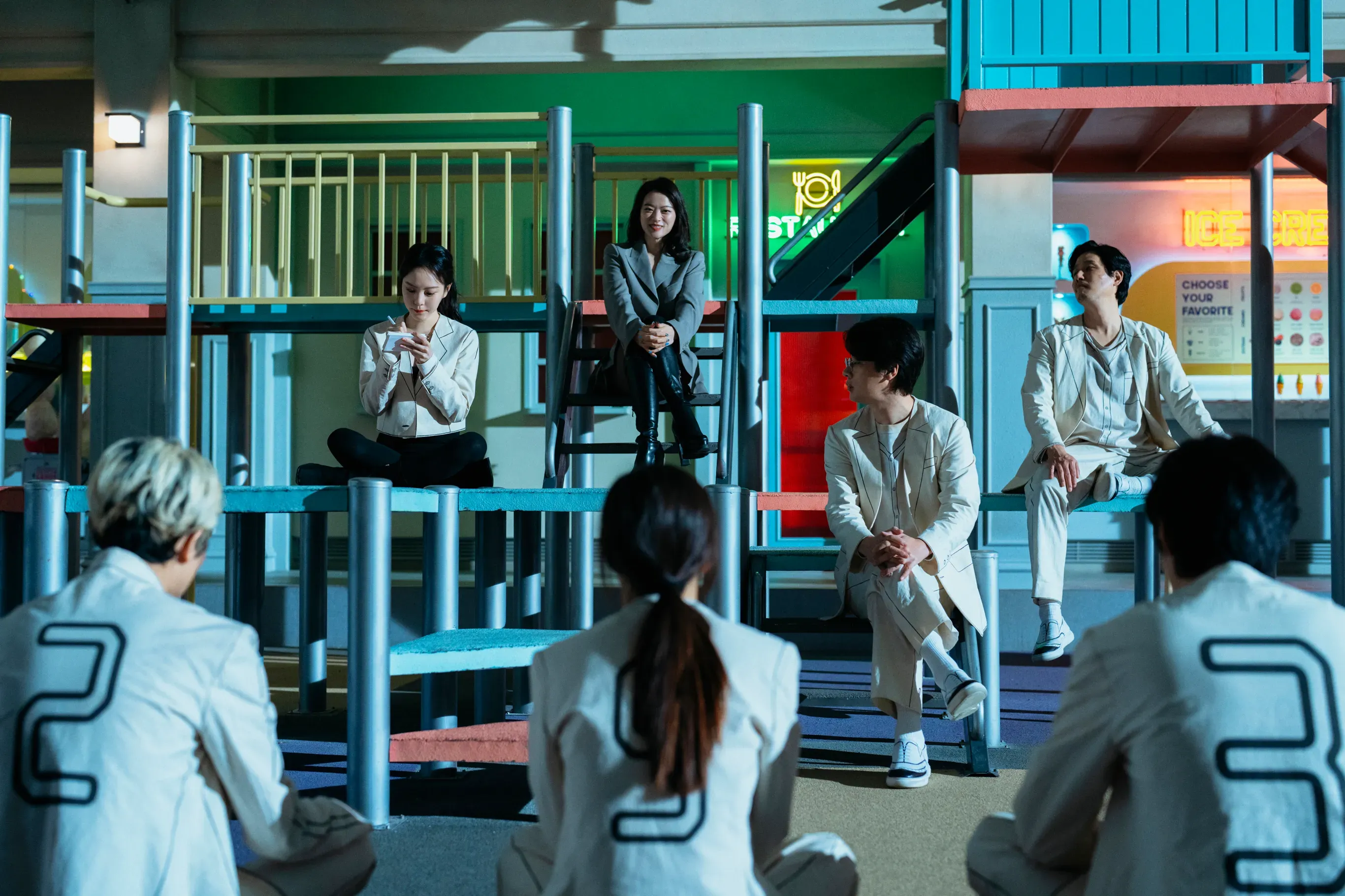 Шоу восьми / Игра на деньги / The 8 Show [2024]. Сериал о пирамиде Маслоу и социальной модели который не даст вам заскучать. #4