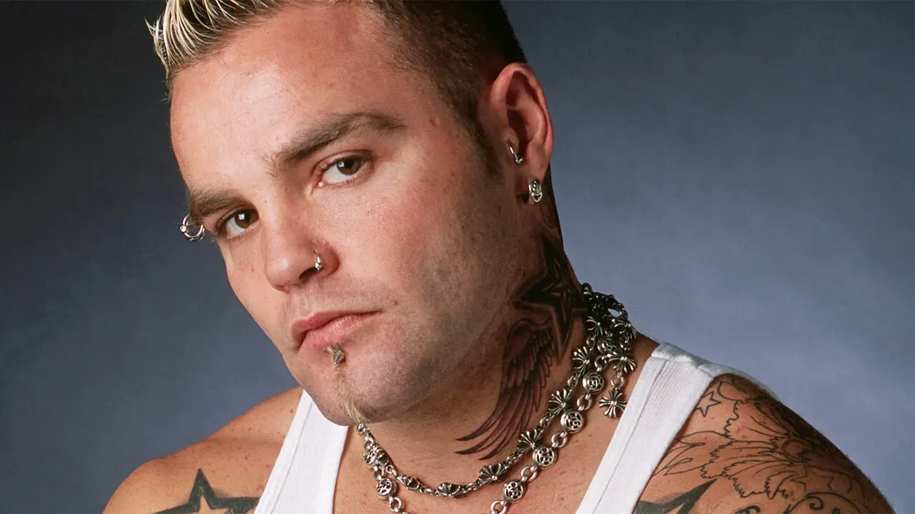 Умер Шифти Шеллшок — фронтмен группы Crazy Town и исполнитель хита «Butterfly»  #1