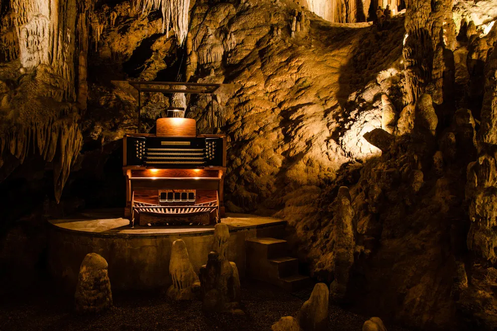Treasure beautiful. Самые загадочные пещеры в мире. Luray Caverns.