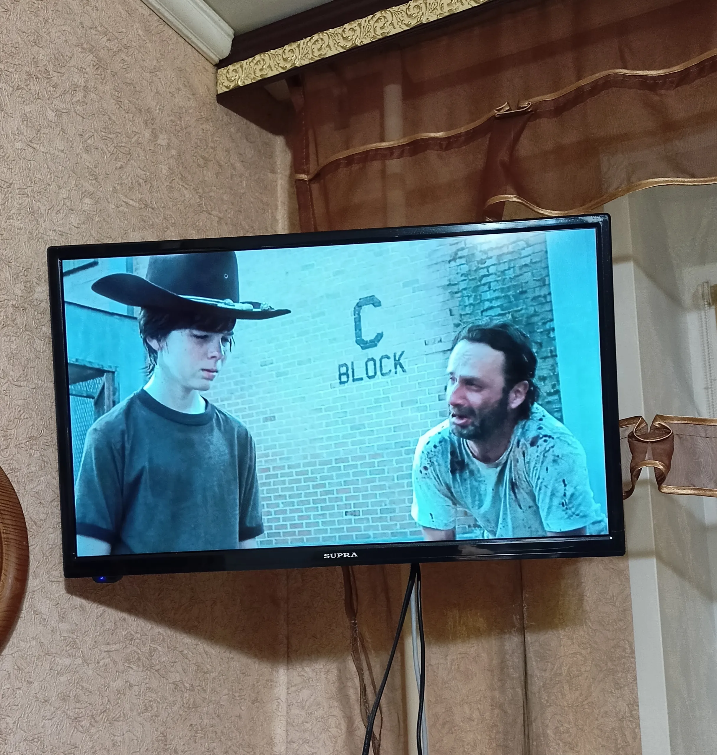"Мем Карл из сериала Ходячие мертвецы" #2