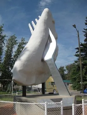 Памятник вареникам в Глендоне