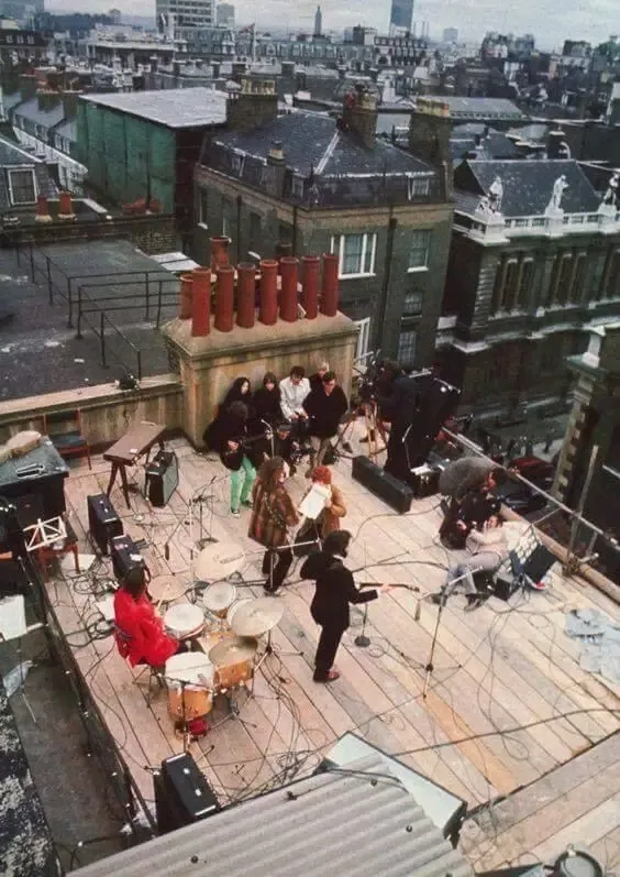 30.01.1969 состоялся последний импровизированный концерт великих «The Beatles» на крыше офиса Apple в Лондоне. #1