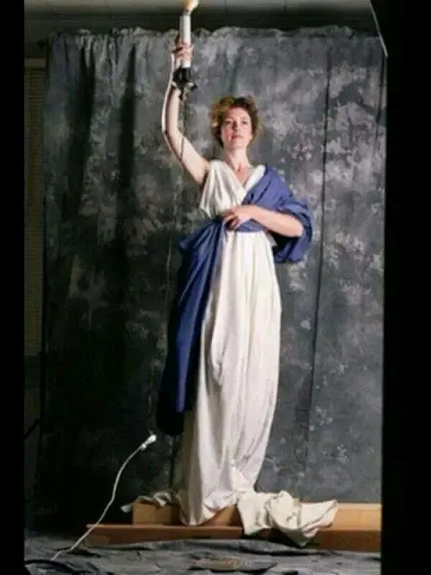 Columbia Pictures представляет)  #2