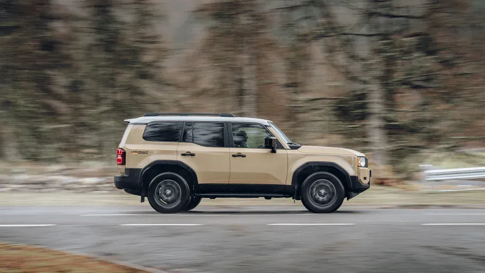 Стартовал выпуск нового Toyota Land Cruiser Prado, его доверили китайцам #3