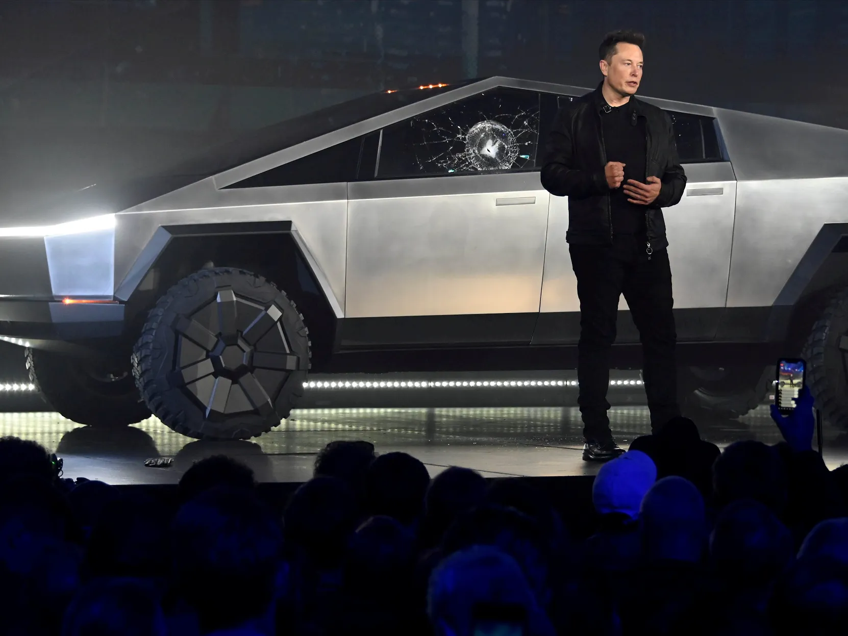Илон Маск признал, что Tesla не может выпустить Cybertruck с обещанными характеристиками и ценой #2