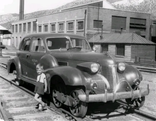 Рельсовый Cadillac 1939 года от компании Nevada Northern Railway.  Был создан для того, чтобы чиновники и инженеры могли с комфортом инспектировать железнодорожные пути. #1
