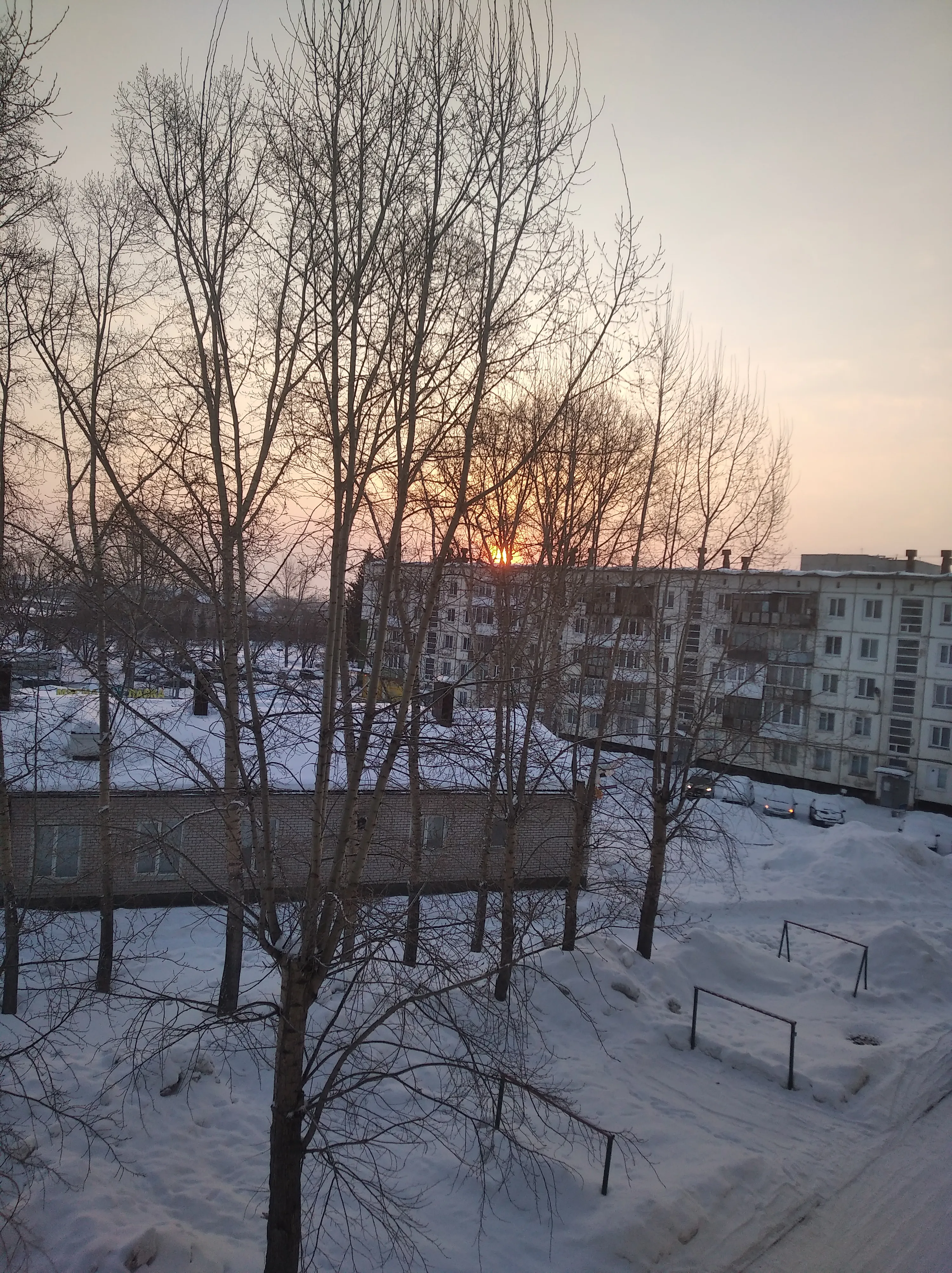 Мартовский рассвет над городом #1