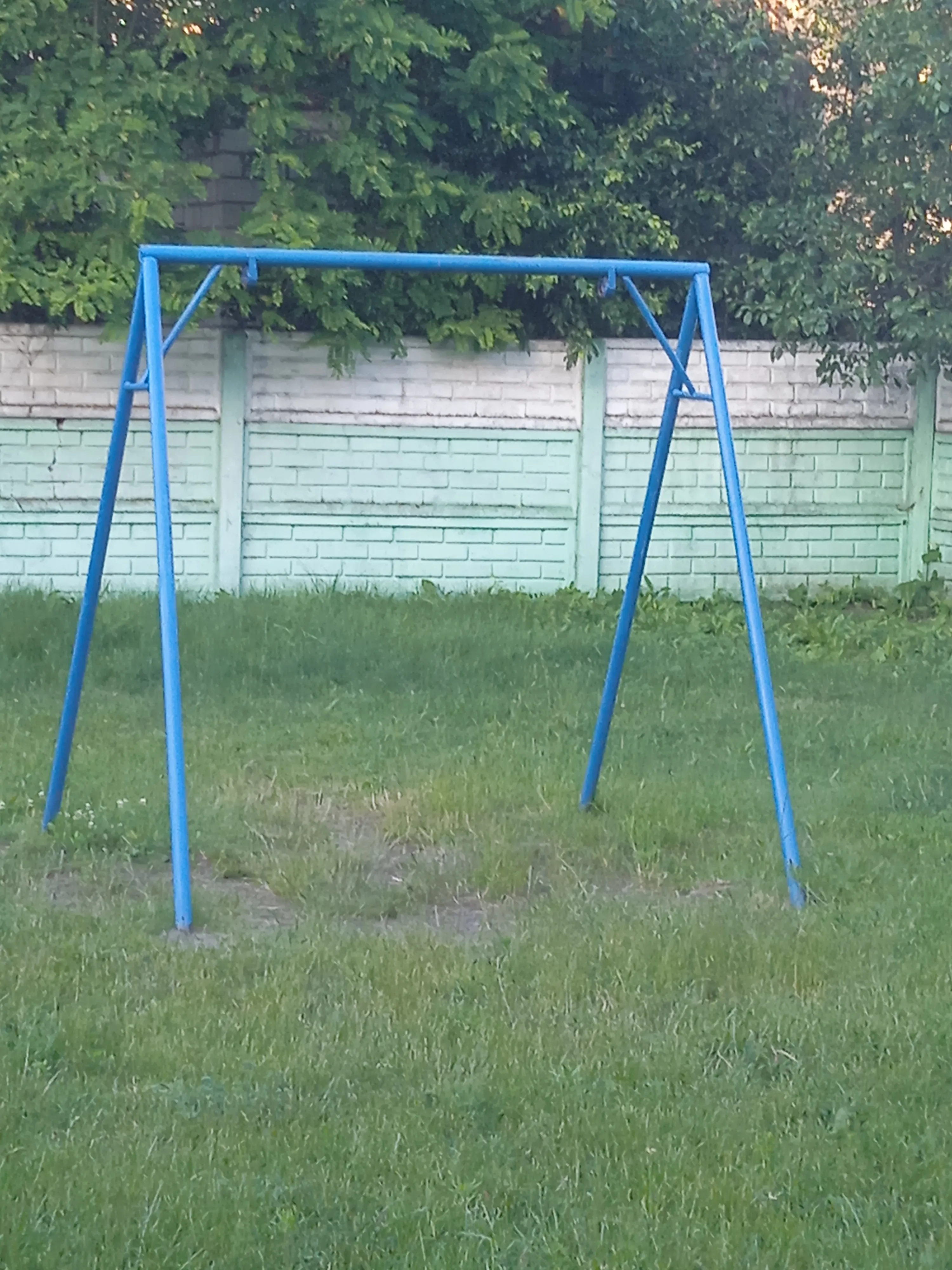 Опять качели без качелей