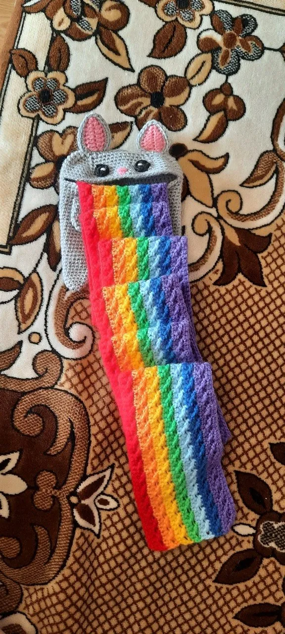 Блюёт радугой