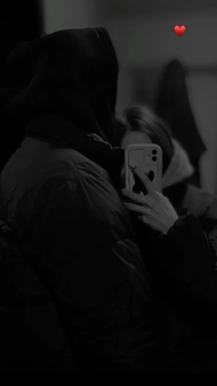 Говорят, что у каждого свой ад, но мой начался задолго до того, как я перестал дышать. В этом мире границы между светом и тенью стерты, а за каждое решение приходится платить слишком высокую цену. Я начинаю историю о столкновении двух миров, о сложных чувствах и о тех, кто вынужден выбирать между долгом и собственным сердцем. Это мир, где реализм встречается с драмой, а герои совершают ошибки, за которые невозможно простить.